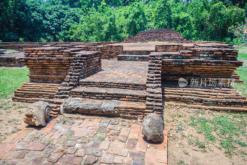 Wat Phaya Mangrai (King Mangrai Temple)，位于泰国清迈的Wiang Kum Kam考古遗址内的一座废弃寺庙。